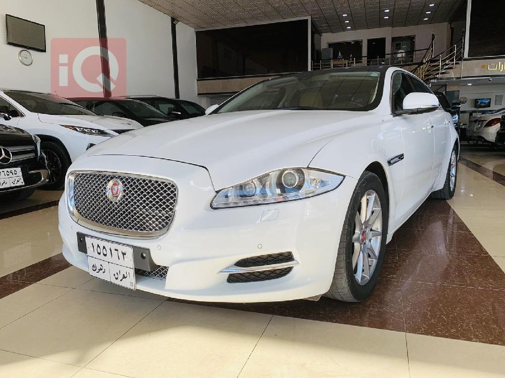 Jaguar XJ